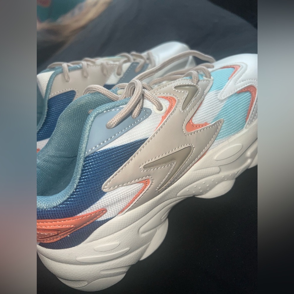 BRAND NEW fashionnova women’s chunky sneakers